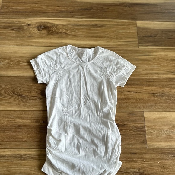 Athleta women’s finish fast tee size small - Picture 2 of 6